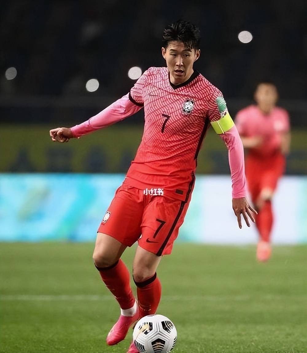 越南队在比赛中惊险过关取得胜利