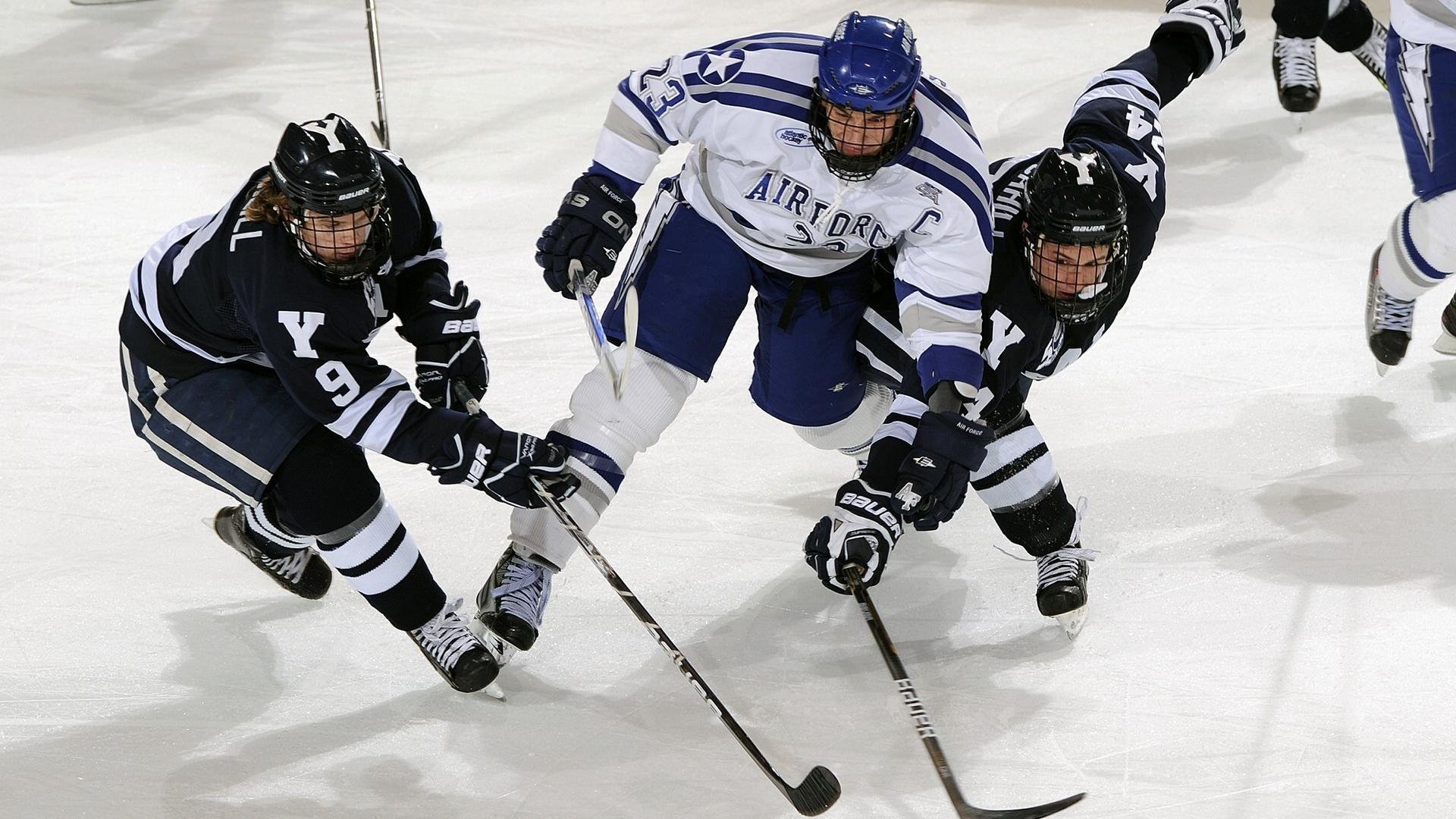 德国队教练压力巨大！Rookie遭遇三持续失利赛场气氛高涨